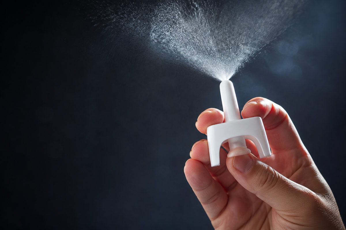 Demonstration of a generic intranasal naloxone spray device